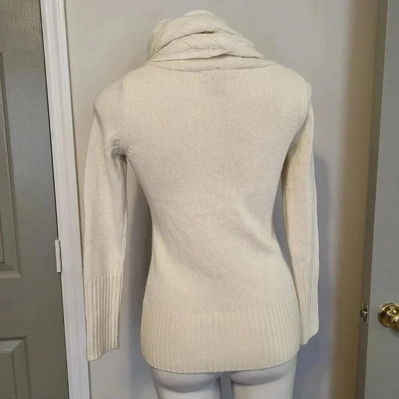 Banana Republic Cowl Neck Merino/ Cashmere Blend Cream Knit Sweater(XS) - Picture 3 of 6